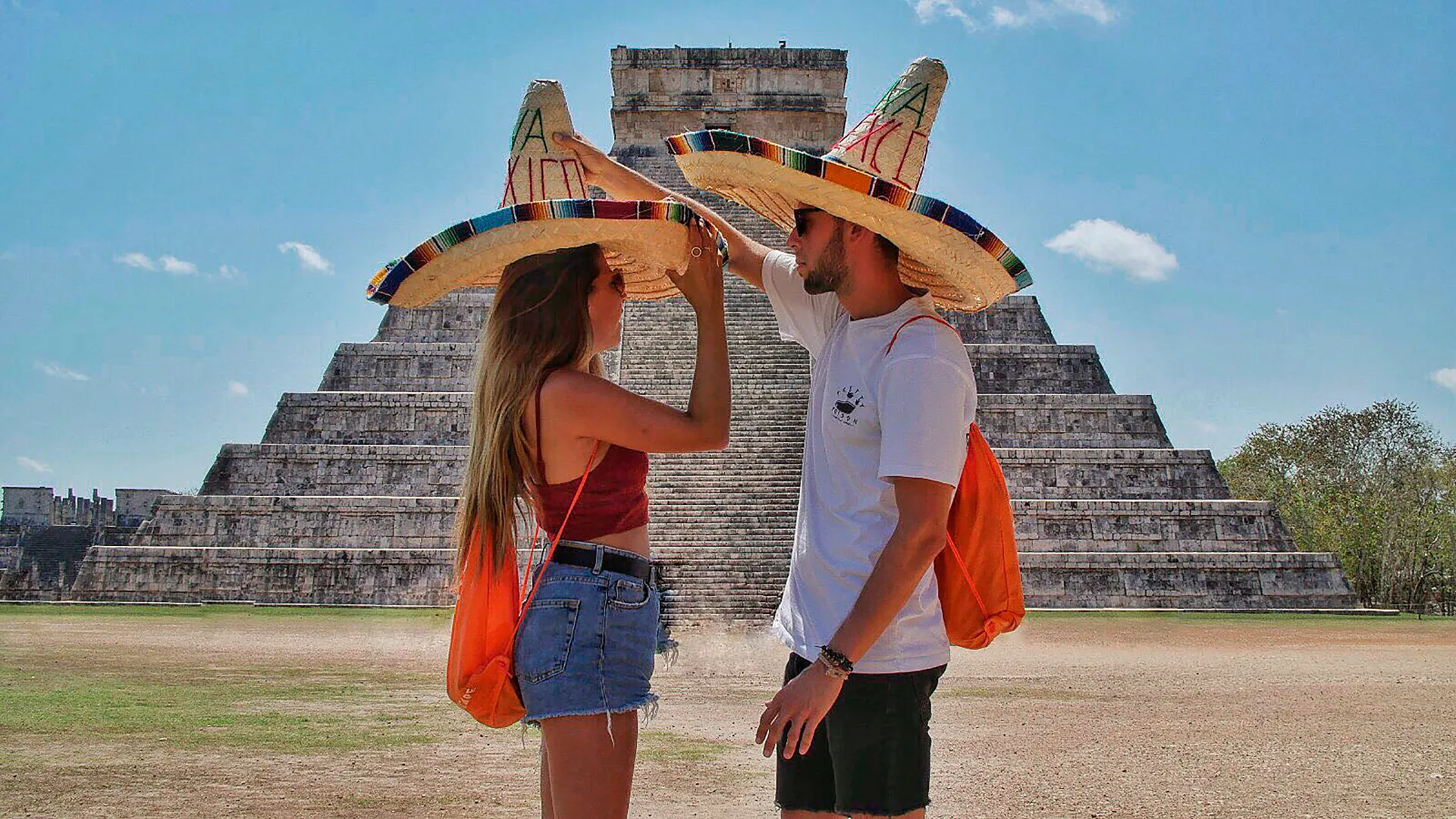 Chichen Itza VIP desde Cancún Background