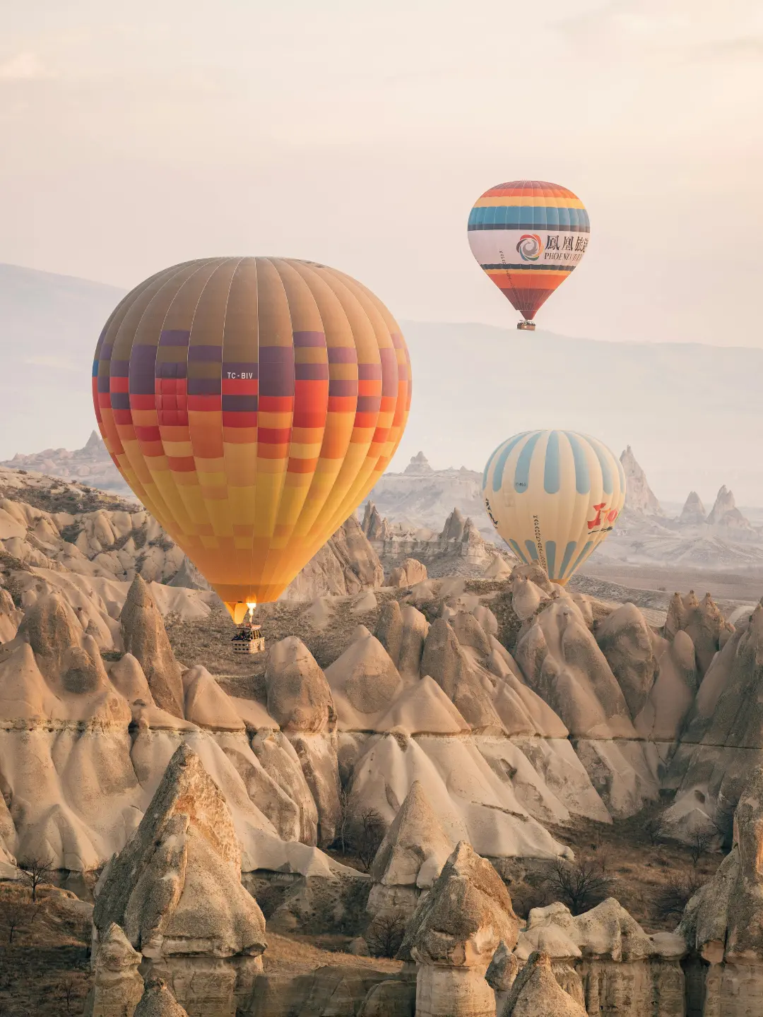 Si lo deseas, podrás volar en globo sobre los valles al amanecer