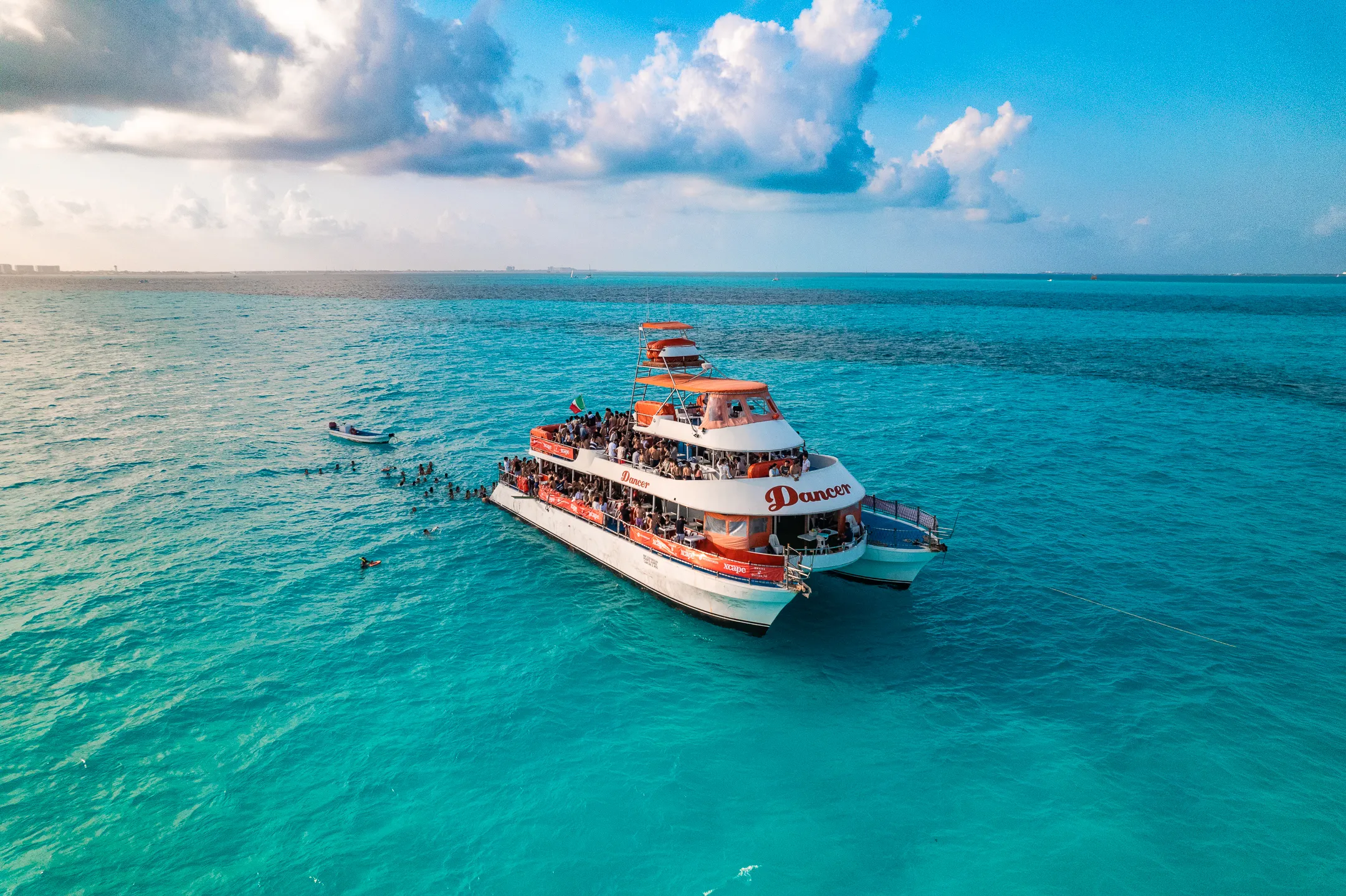 Paseo Isla mujeres en catamarán travel experience