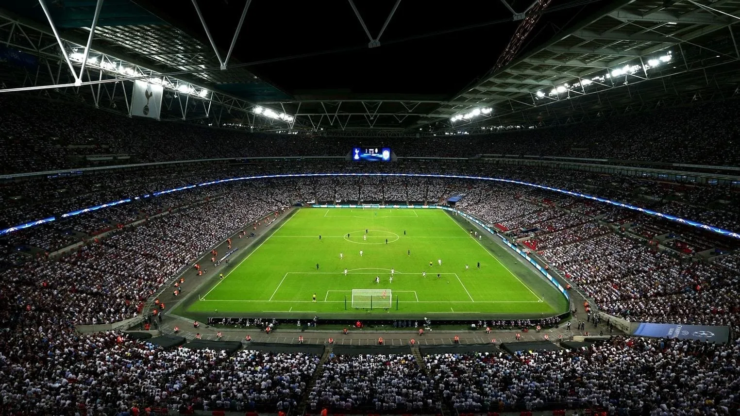 Estadios de Europa travel experience